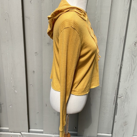 Queen Bees Crop Top Hoodie Long Sleeve Cotton/Poly Blend in Honey Mustard Small - Picture 4 of 6